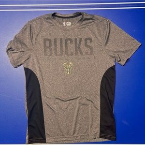 Milwaukee Bucks t shirt